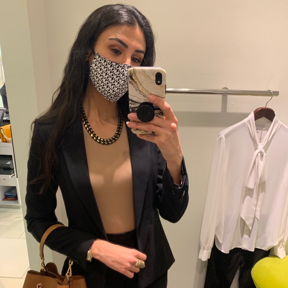 Meet your Posher, Danielle